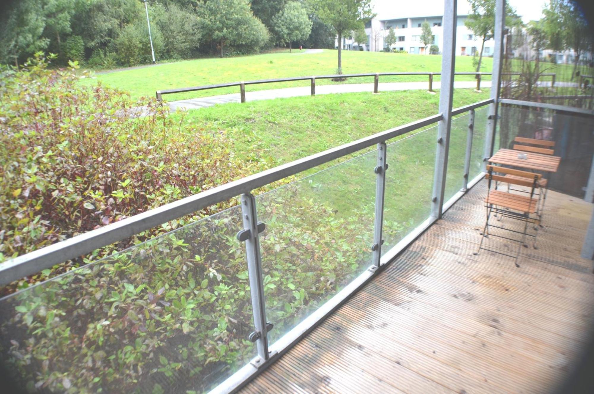 Brentwood Town Retreat - Large 2 Bedroom Apartment Dış mekan fotoğraf