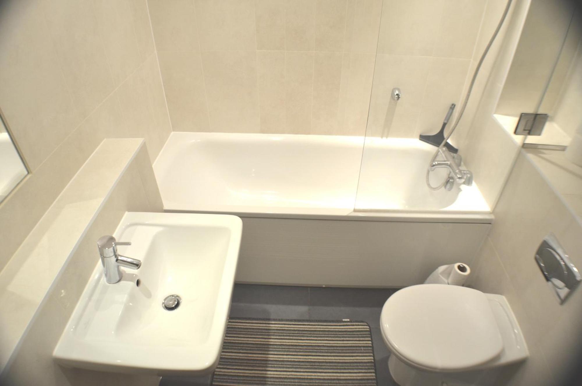 Brentwood Town Retreat - Large 2 Bedroom Apartment Dış mekan fotoğraf